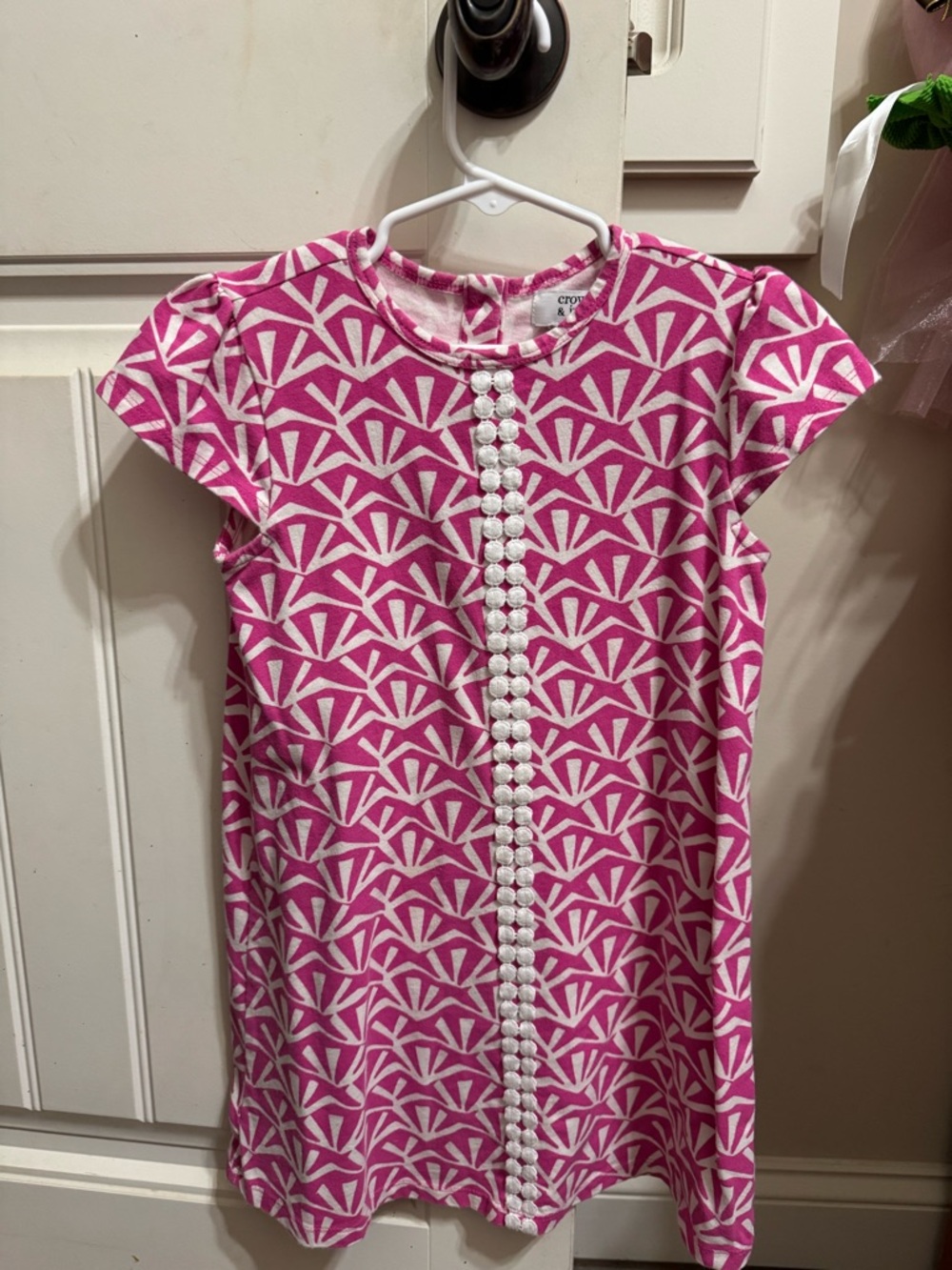crown & ivy Pink Floral-Style Knit Top with White Accents